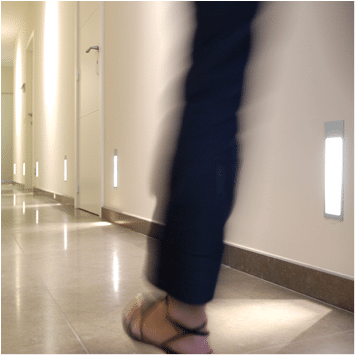 woensdag, 25 juni 2003 02:57:31 Color Data Format: RAW (12-bit)  Compression: None Image Size: 3008 X 1960 Lens: 17-35mm f 2 8-2 8 Focal Length:  22mm Exposure Mode: Manual Metering Mode: Center-Weighted 1 8 sec-f 2 8 Exposure Comp: 0 EV Exposure Difference: +1 11 12 EV Hue Adjustment: 3 SpeedLight Mode: None Sensitivity: ISO  200 Color Mode: Adobe RGB White Balance: Direct sunlight Tone Compensation: User Defined Curve Sharpening: Normal Model:Nikon D1X